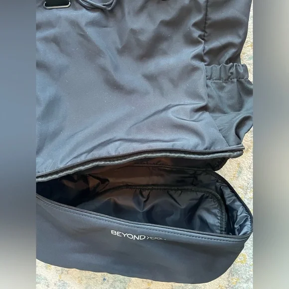 Beyond Yoga Black Gym Bag - Picture 3 of 4